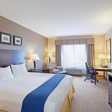 Holiday Inn Express & Suites Malone By Ihg Kamer foto