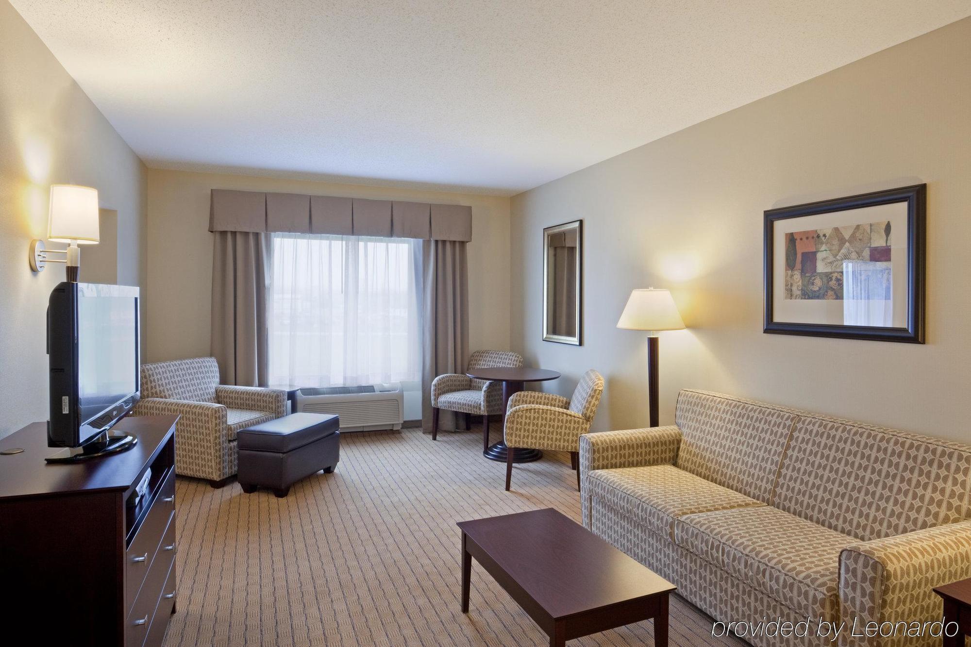 Holiday Inn Express & Suites Malone By Ihg Kamer foto