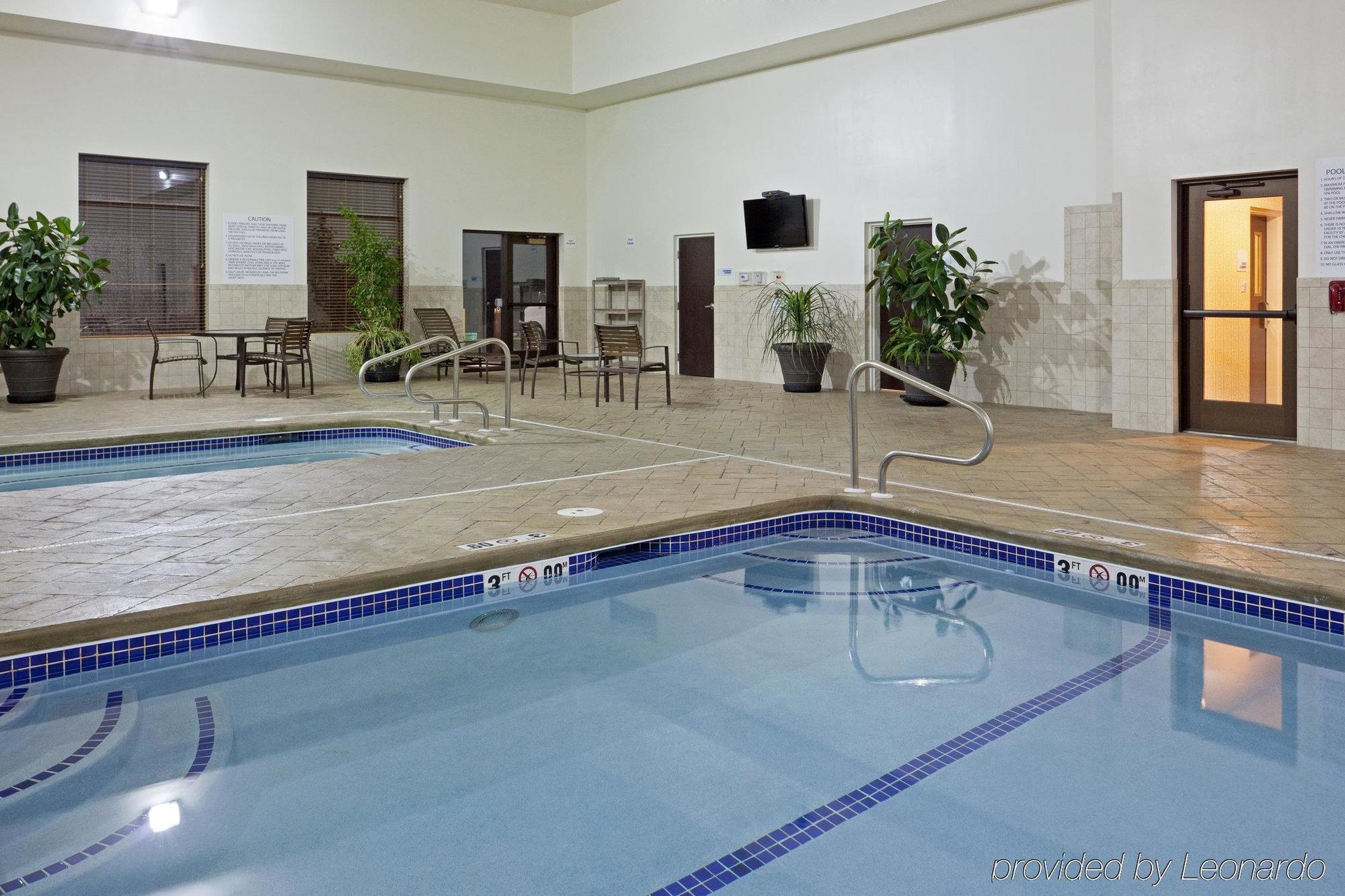 Holiday Inn Express & Suites Malone By Ihg Faciliteiten foto