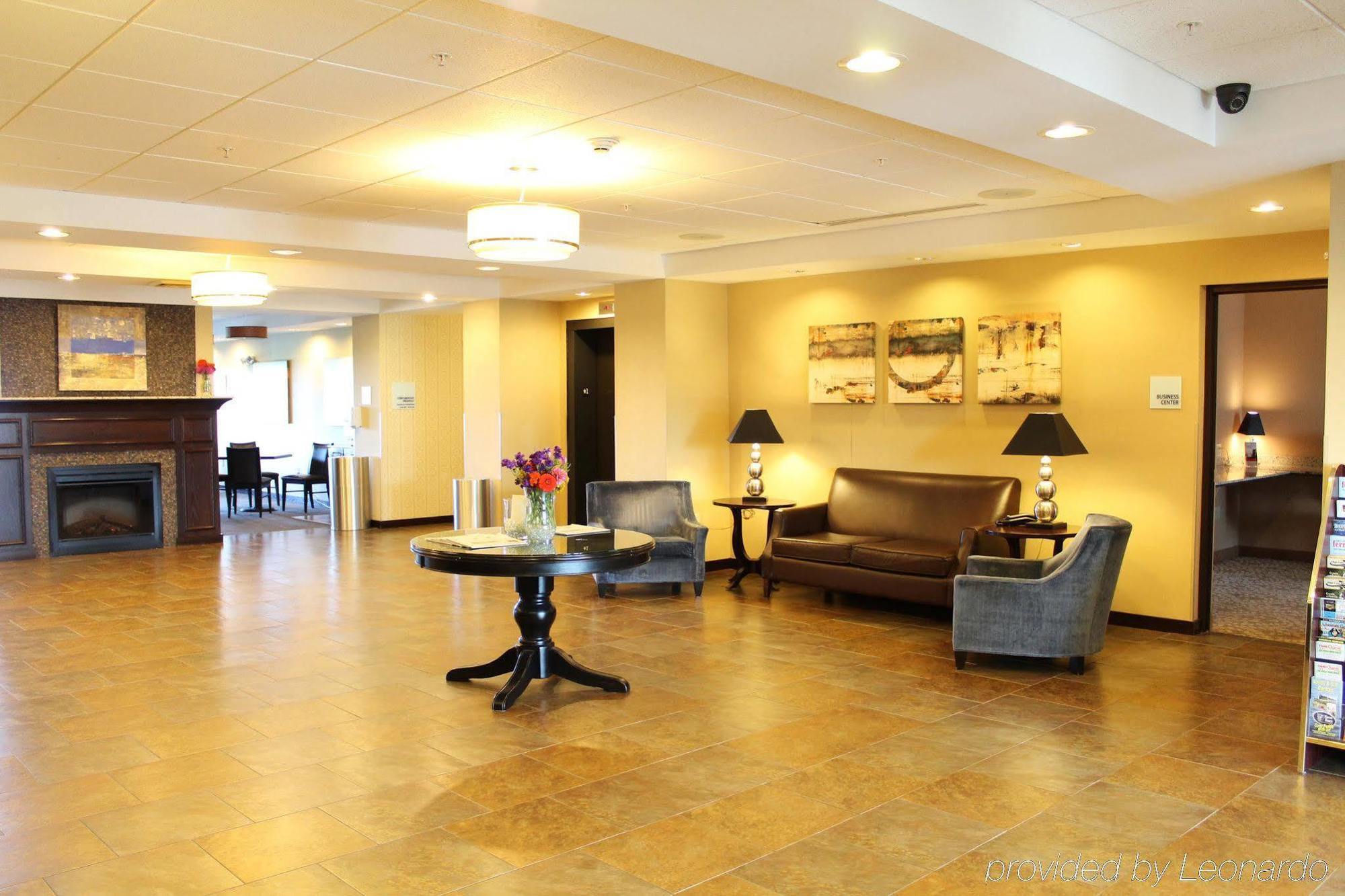 Holiday Inn Express & Suites Malone By Ihg Buitenkant foto