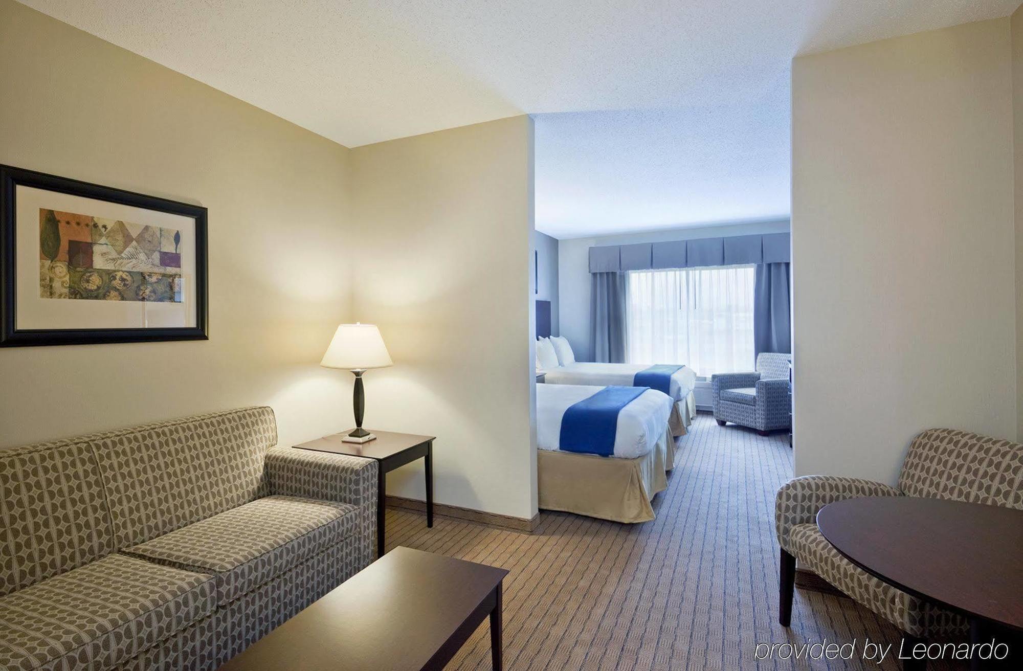 Holiday Inn Express & Suites Malone By Ihg Kamer foto