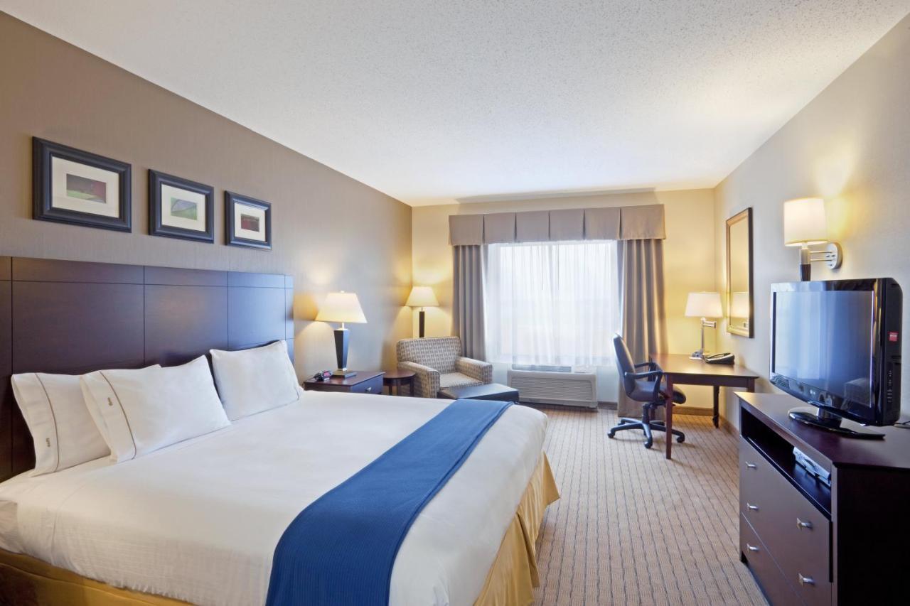 Holiday Inn Express & Suites Malone By Ihg Kamer foto