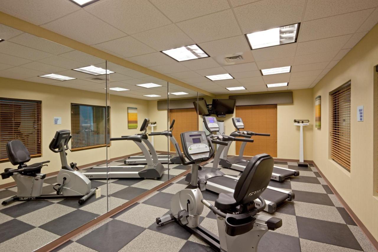 Holiday Inn Express & Suites Malone By Ihg Buitenkant foto