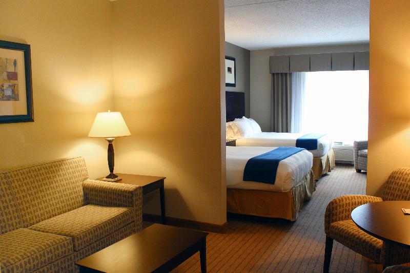 Holiday Inn Express & Suites Malone By Ihg Buitenkant foto